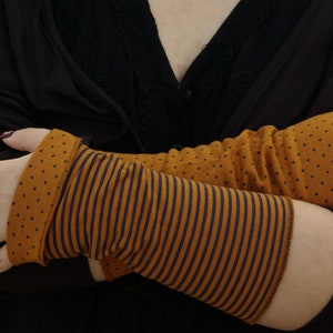 Leichte Armstulpen Stulpen Wendestulpen Handstulpen Baumwolle gestreift gepunktet Punkte Pulswärmer in Herbstfarben Handwärmer Bild 4