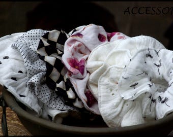 Scrunchie hair tie 4+1 FREE, white floral hair tie, hair accessories, muslin cotton, polka dot dandelions