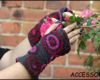 Cuffs Arm warmers with thumb hole Walk grey gyro pink red dotted wool very light