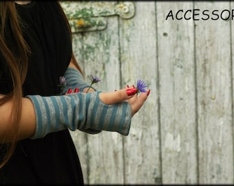 Arm warmers with or without thumb hole - cuffs alpine fleece cuddly light blue grey striped hand warmers