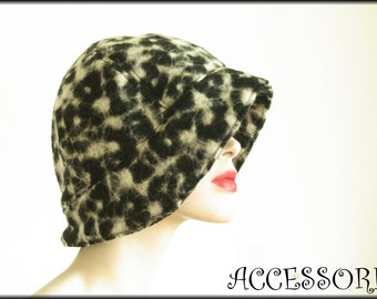 20s style bell hat black and white