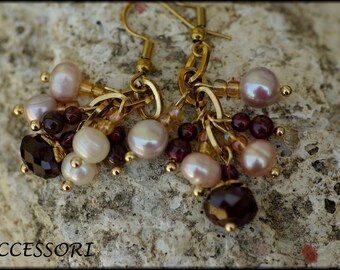 Cluster earrings with garnet and freshwater pearls in stainless steel with white and red seed beads