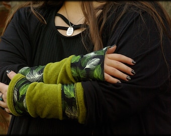 Cuffs Arm warmers Hand warmers Feathers Reversible cuffs on both sides green Polar fleece Patchwork Cotton jersey Hand warmer soft warm cuddly