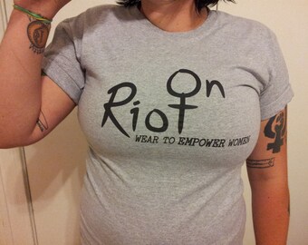 Riot Auf Logo Siebdruck t Shirt