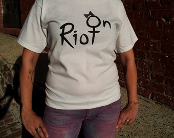 Riot On Bow Logo Siebdruck t Shirt