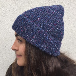 Cozy ribbed hat. Fisherman&#39;s hat, beanie, slouchy, unisex. Cap, hat. Wool and cotton hat, rustic blue tweed yarn. Hand-knitted. gift