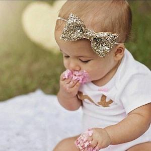 Glittery Gold Bow Headband || Gold bow || Glitter Bow || Baby Bow || Baby Headband || Hair Clip || Bow