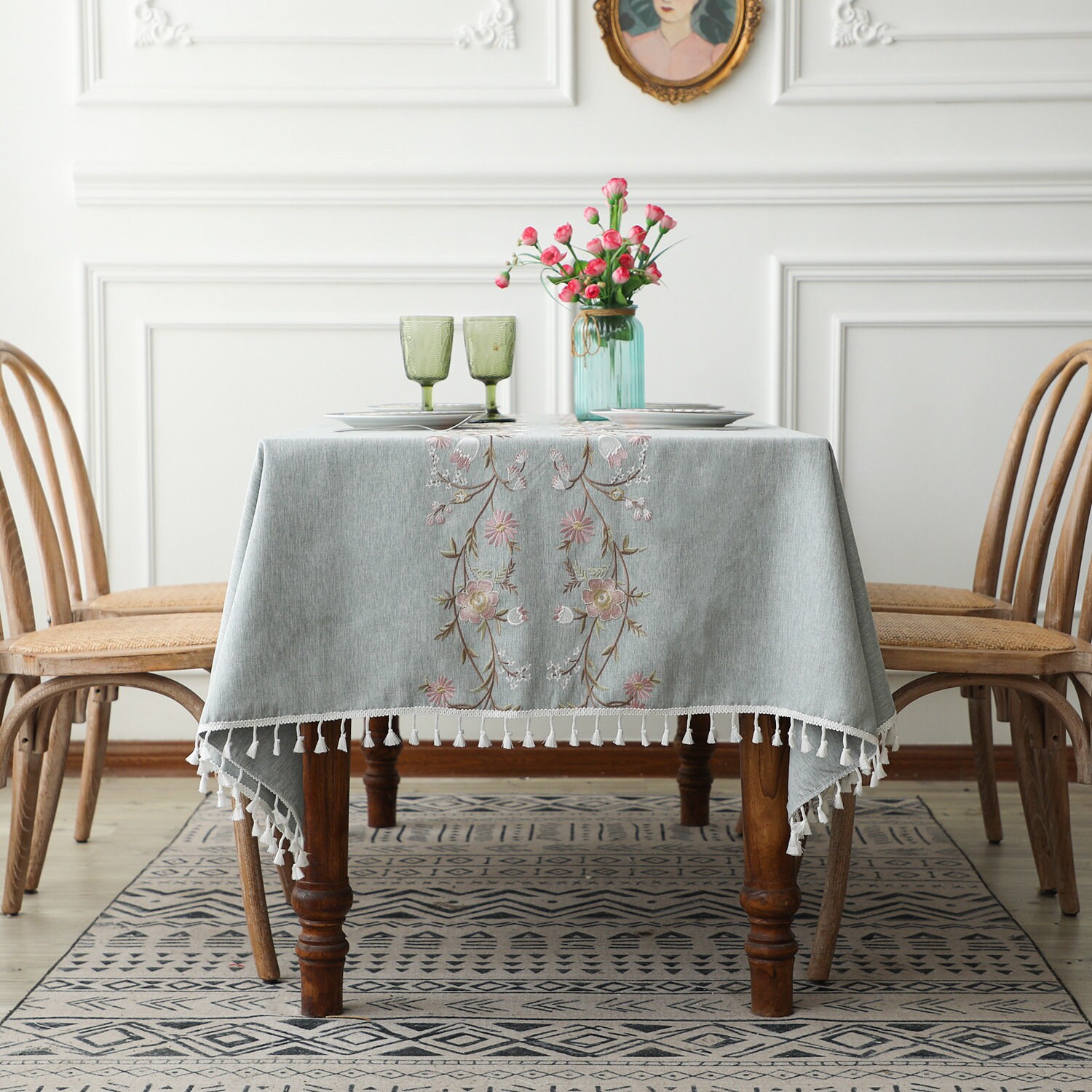 Tissu Gris Rose Broderie Floral Table Runner Lin Nappe en Coton avec Gland, Superposition de Table, 