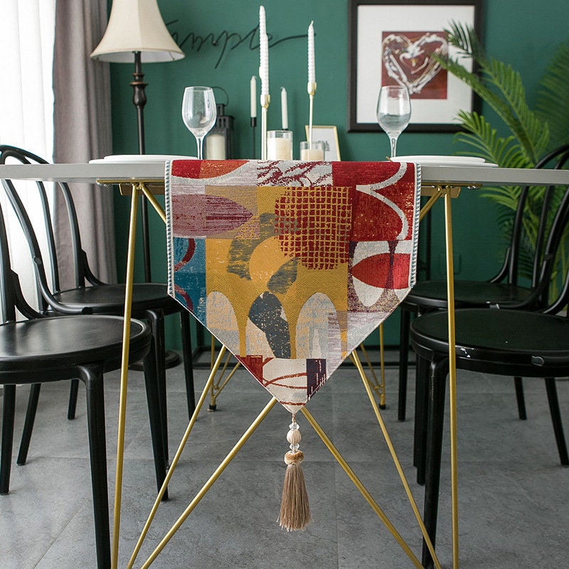 Moderne Triangle Geometry Jacquard Chenille Table Runner avec Glands, Farmhouse Runner, Centerpiece 