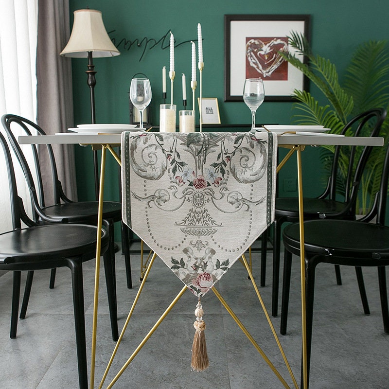 Moderne Français Triangle Floral Jacquard Chenille Table Runner avec Glands, Farmhouse Runner, Cente