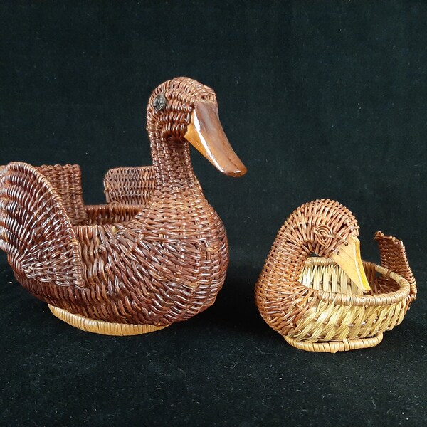 Vintage Set of 2 Wicker Duck Baskets Avon Duck Basket