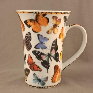 Paul Cardew Butterflies Porcelain Coffee Mug Teacup Made in England 14 oz Butterfly