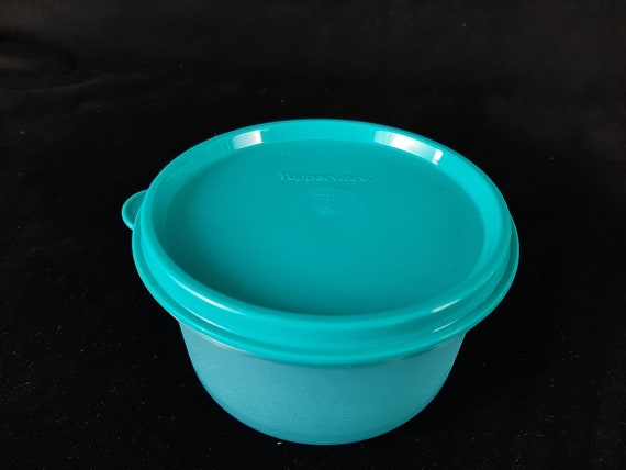 Tupperware Snack Serving Container 14 Oz Caribbean Blue Bowl 1667b