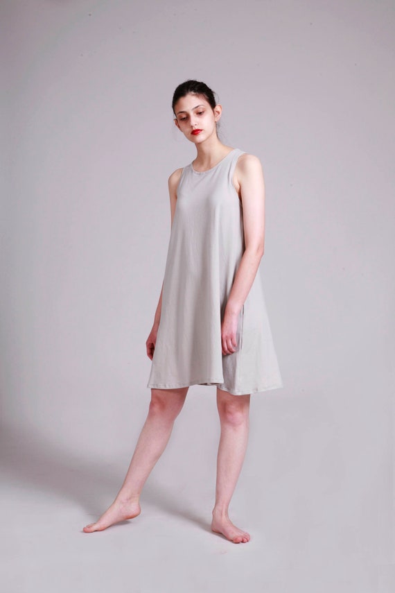 loose sleeveless dress