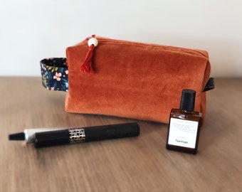 Trousse en velour rouille