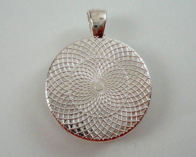 Collar o llavero de Mega Charizard X o Y - Collar de cartas Pokémon recicladas - Colgante de plata con cadena - Collar de Charizard imagen 5