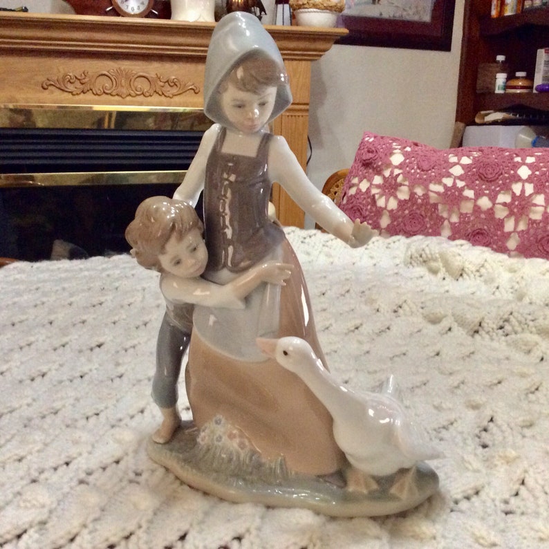 Lladro 1978 woman boy goose porcelain figurine. Mint. image 1