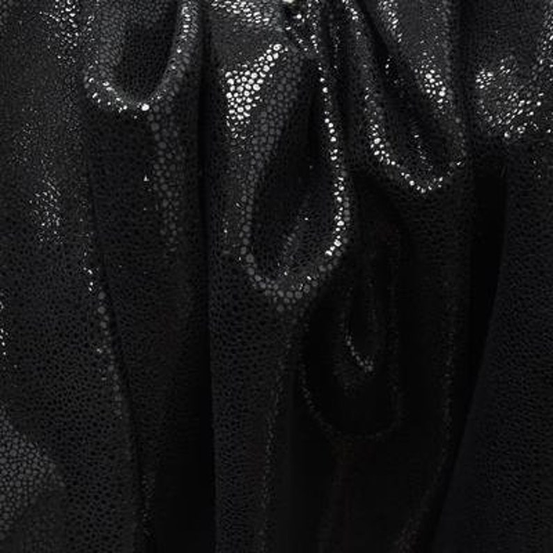 Metallic Black Stingray Fashionista 26.3 Sq Ft 3 oz Leather Cow Side
