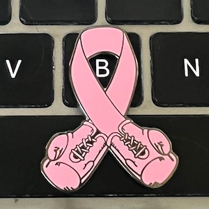 Emblemat samochodowy Różowa wstążka „Walcz z rakiem piersi”