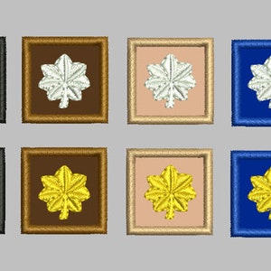 Puede incluir: Ocho parches bordados con un diseño de estrella de cinco puntas. Los parches son de cuatro colores diferentes: negro, marrón, beige y azul. Las estrellas son de dos colores diferentes: plata y oro.