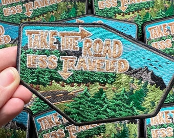 Take the Road Less Traveled ~ Geborduurde moraalpatch ~ Offroad-hemelbekleding Accessoires of accessoire voor jas tas hoed