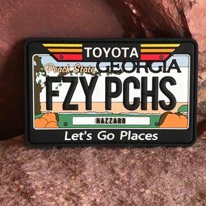 Georgia ~ Placa de licença colecionável do estado de Toyota 3D PVC Moral Patch ~ Acessório de atração engraçado para 4Runner Tacoma Tundra FJ Cruiser Rav4