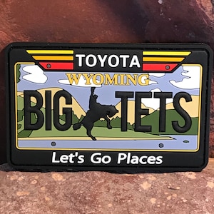 Wyoming Toyota-patch ~ grappig verzamelobject 3D-pvc-nummerplaat moreel headliner accessoire ~ reissouvenir Grand Tetons parodiecadeau