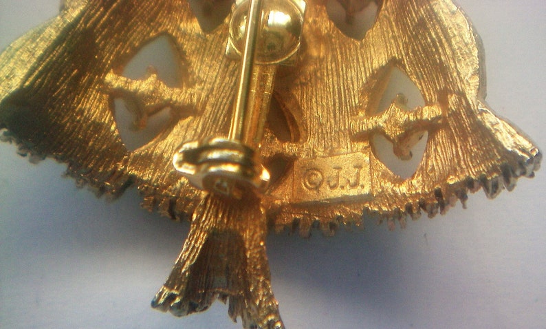 6123 Christmas Tree Pin by JJ