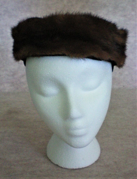 Stylish 1940’s Mink and Velvet Hat – Hand Sewn - 6