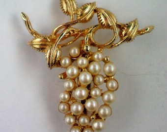 Grape Cluster Faux Pearl Pin - 4571