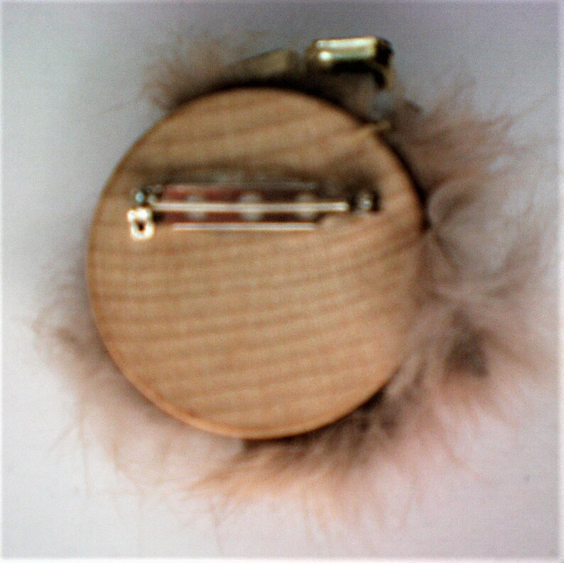 Porcelain Lady in Fur Brooch 5352 image 2