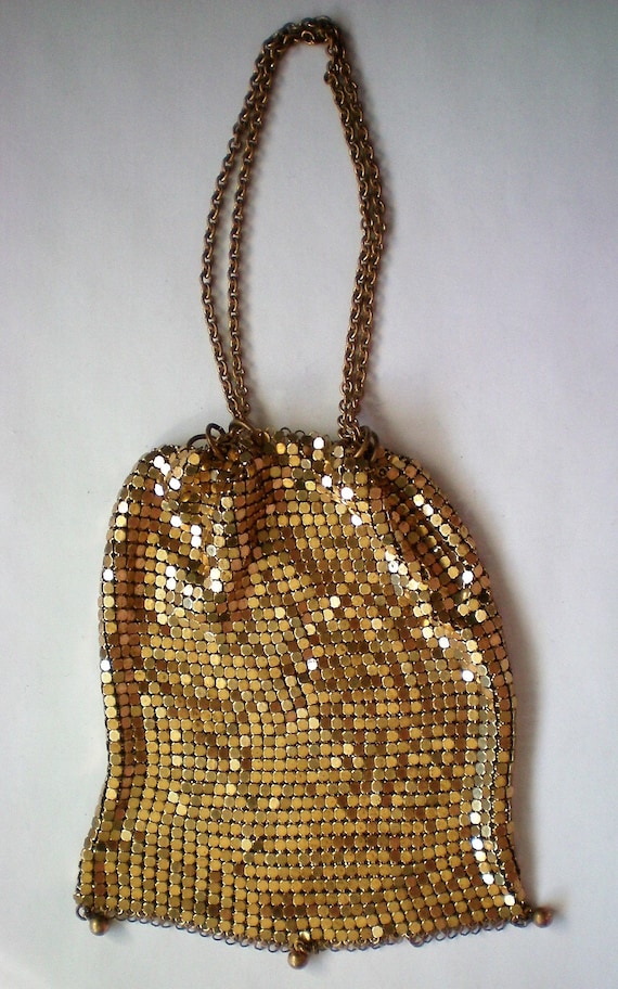 Flapper Drawstring Metal Mesh Wristlet Purse / Bag