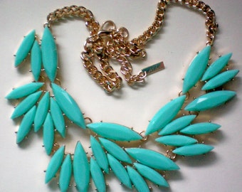 Turquoise Faceted Bold Plastic Necklace 4404