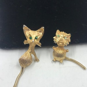 1950’s/60’s Vintage Pair of Cats Small Brooches:, Two Friends Brushed Gold Tone Cats Rhinestone Eyes