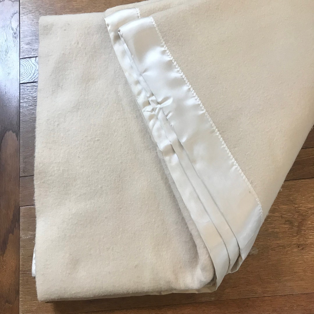Vintage Fieldcrest 100 Wool Offwhite Wool Blanket Etsy
