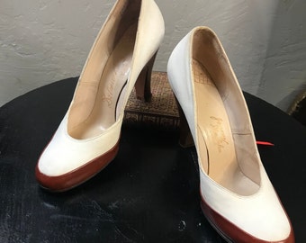 1940’s Spectator Pump from Delamanette, Styled by Delma, New York, Paris, St. Louis.