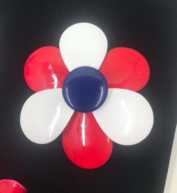 3 Pins: 1960’s/70’s Mod Enamel Flower Pins - image 4
