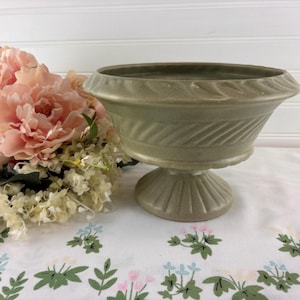 HAEGER Pottery Round Footed Urn Style Planter, Speckled Matte Sage Green, Ribbed, Footed, Stamped, Vintage 1960s, Nice!