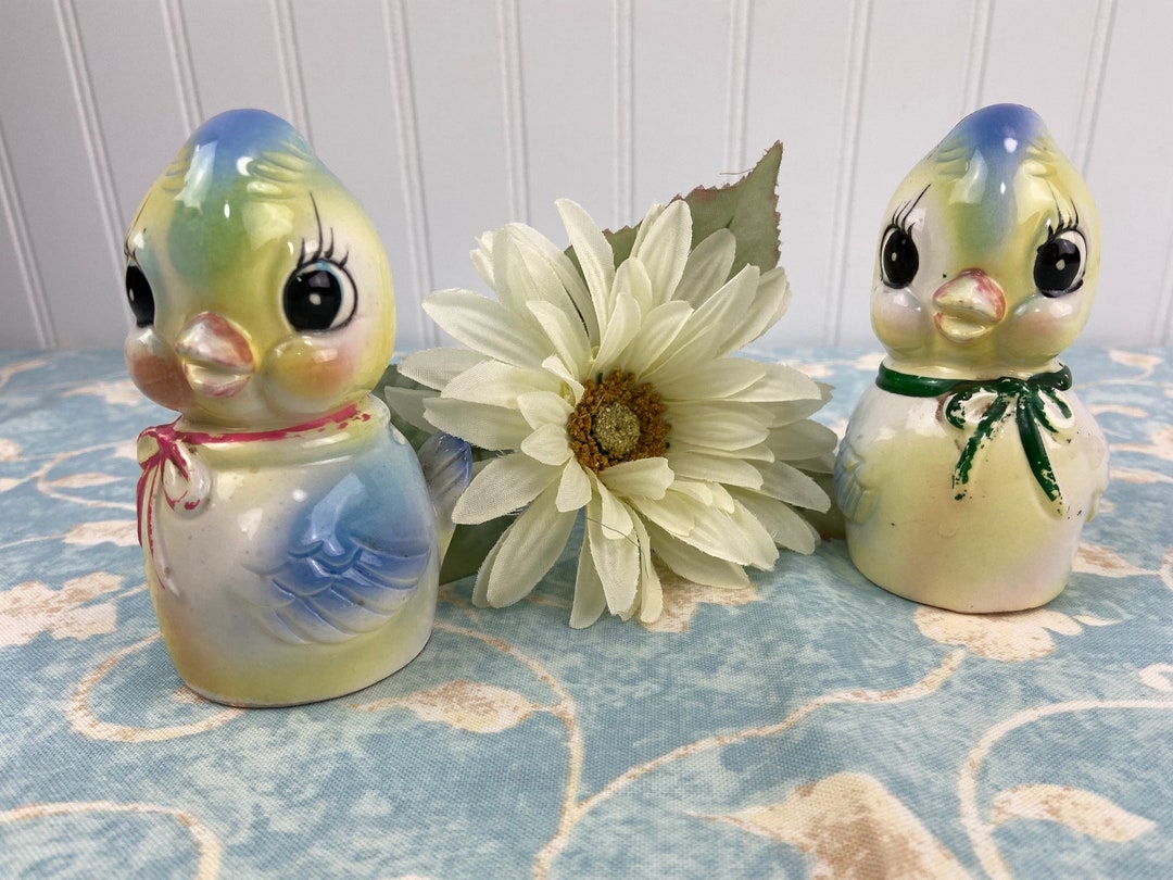 Anthropomorphic BLUEBIRD Salt & Pepper Shaker Pair, Made by COMMODORE