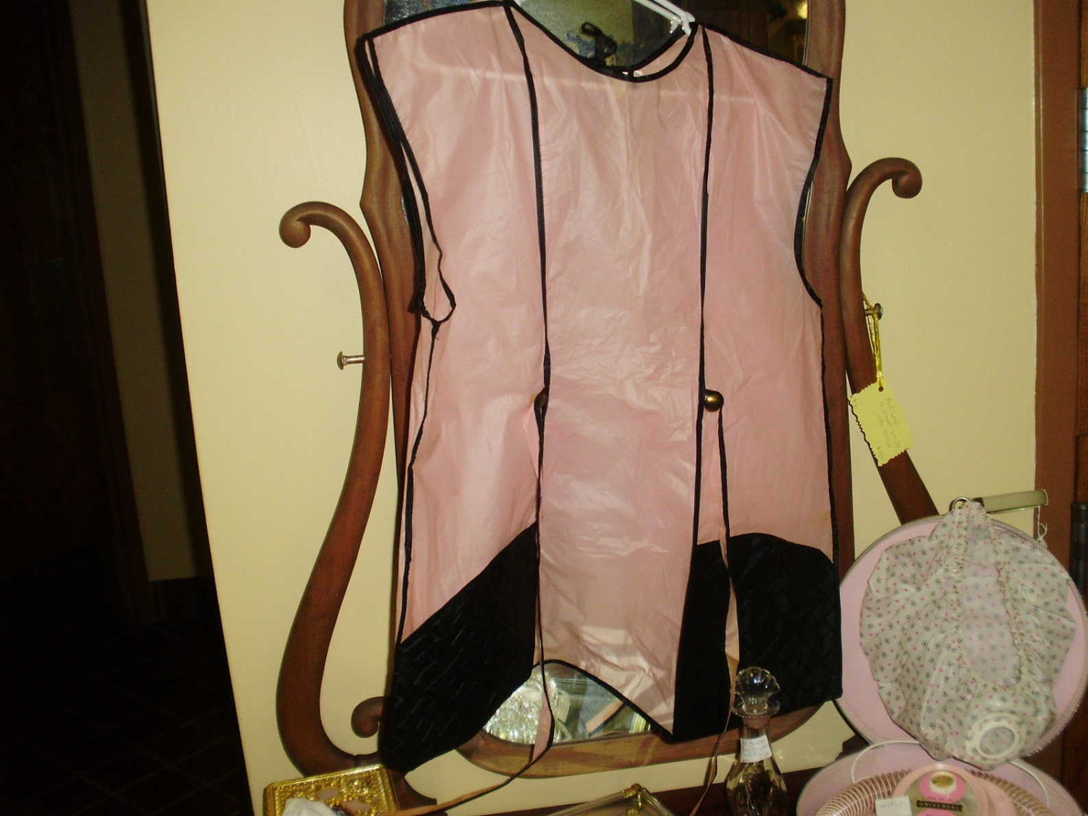 Vintage Pink & Black Vinyl Cosmetology Apron Etsy