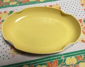 FIRE KING VITROCK Oval Serving Dish with Pinched Edges, Yellow