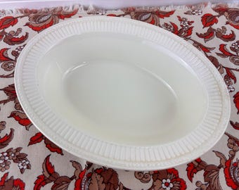 WEDGWOOD Edme Pattern Oval Vegetable Dish | Off-White | Ribbed Rim | Made in England | Vintage 1908-2014