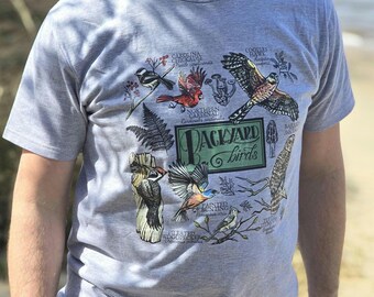 Maglietta grafica Backyard Birds: abbigliamento unisex con uccelli