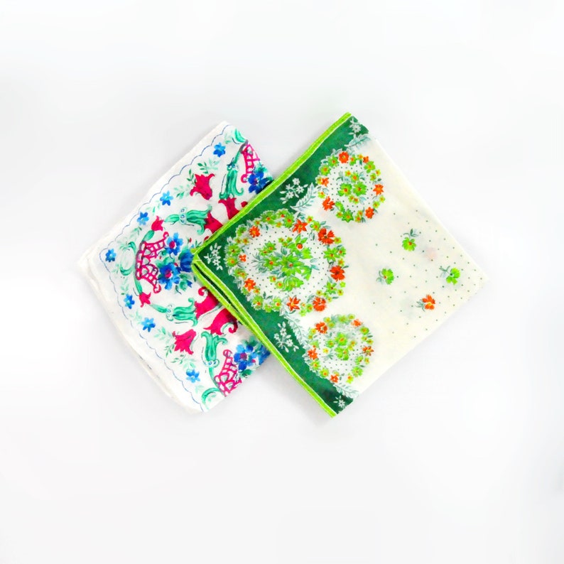 Pair Vintage Fine Cotton Patterned Hankies Lady Handkerchief Accessory