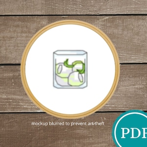 Könnte beinhalten: Gezähltes Kreuzstichmuster für ein Mini-Gin Tonic. Das Muster ist 42 Stiche mal 42 Stiche groß und im PDF-Format erhältlich. Die Mustergröße beträgt 7,6 cm mal 7,6 cm auf 14er Aida-Stoff, 6,7 cm mal 6,7 cm auf 16er Aida-Stoff und 6 cm mal 6 cm auf 18er Aida-Stoff.