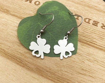 Pendientes de TRÉBOL de corazón brillante de ACERO INOXIDABLE - todos de acero inoxidable, postes o ganchos para pendientes - no se deslustran, hipoalergénicos, orejas sensibles