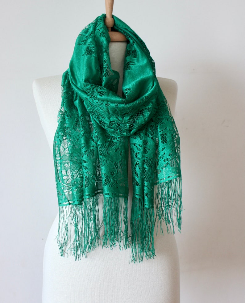 Bufanda de chal de tul de encaje verde chal con flecos de encaje chal de encaje de boda chal de tul bufanda de chal de tul de encaje verde con flecos imagen 7