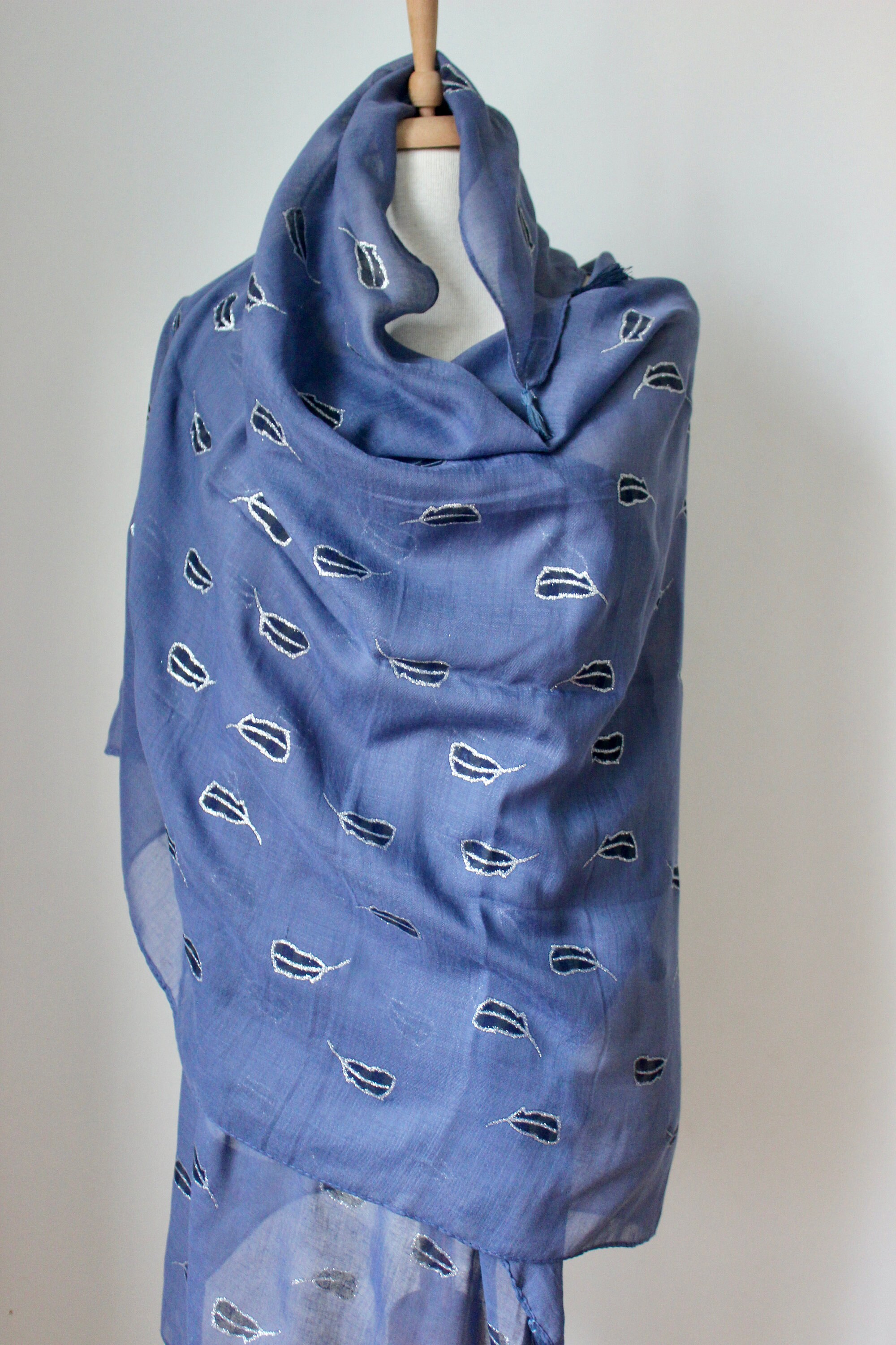 Écharpe Longue Imprimée Cœurs Rouge Et Bleu – Foulard Doux Et Léger Pour Vacances, Plage, Été – Accessoire Polyvalent 90x180 Cm