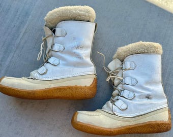 Vintage 1980's Sorel Chugalug Winter Snow Boots White Size 7 Made in Canada