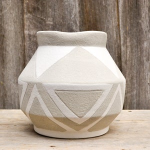 Ceramic Taupe Grey and White Matte Geometric Decorative Vessels Vase Planter Pot imagem 2